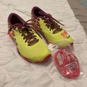 NEW- ASICS GelNoosa Fast 2